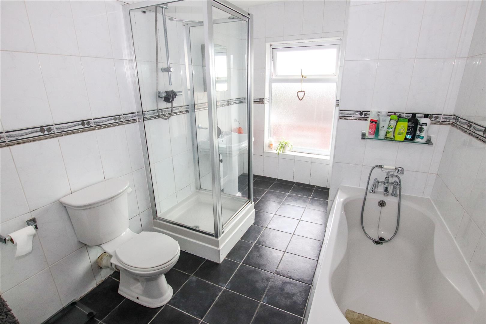 FIRST FLOOR BATHROOM